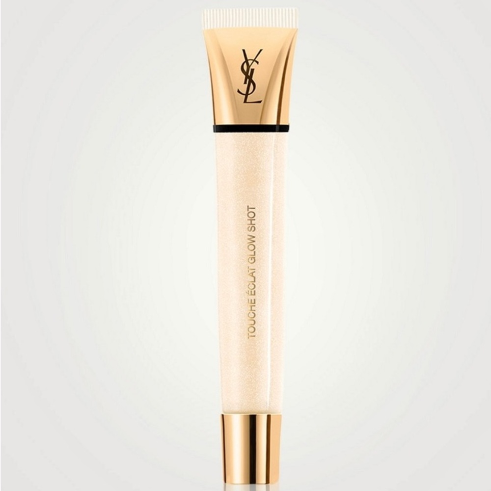 Yves Saint Laurent YSL Touché Éclat glow shot